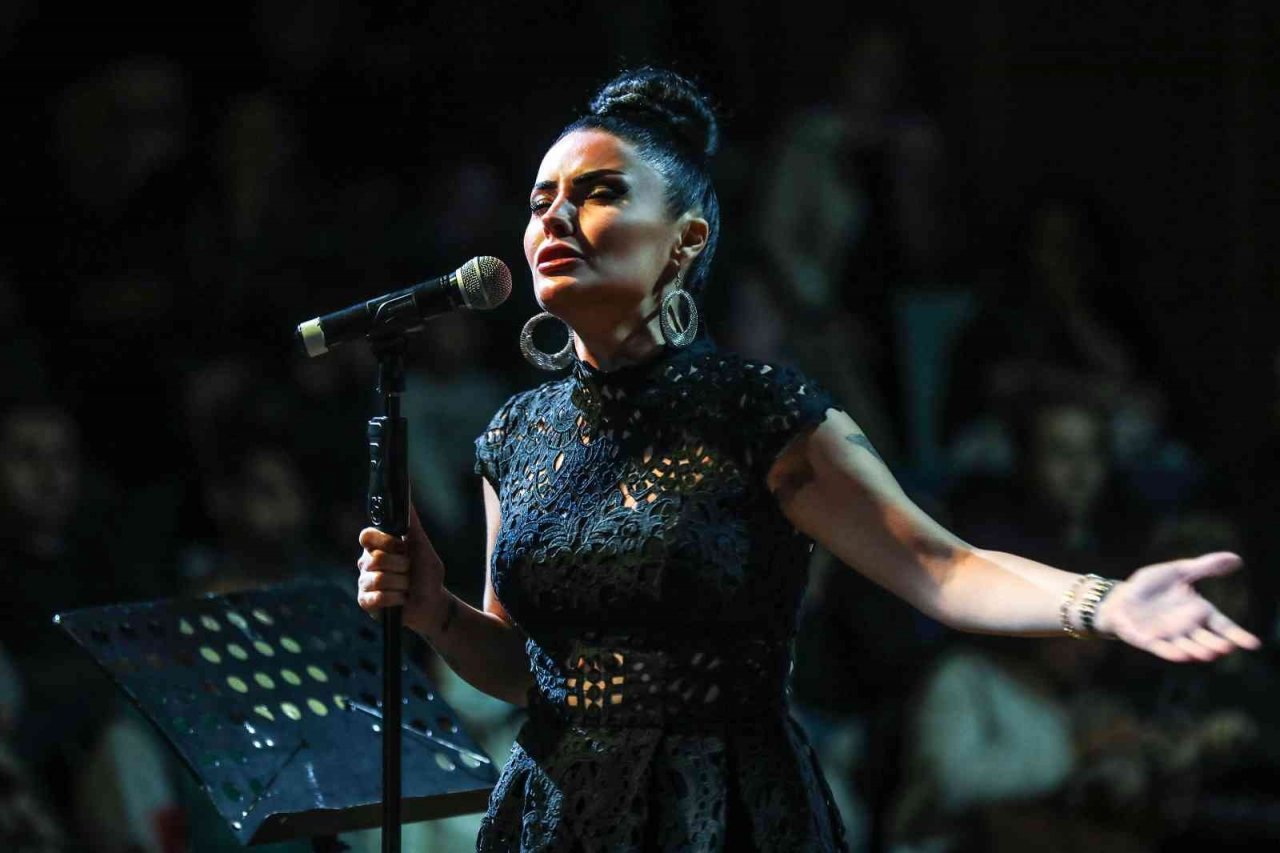 Gazi Mustafa Kemal Atatürk Yenimahalle’de sevdiği şarkılarla anıldı