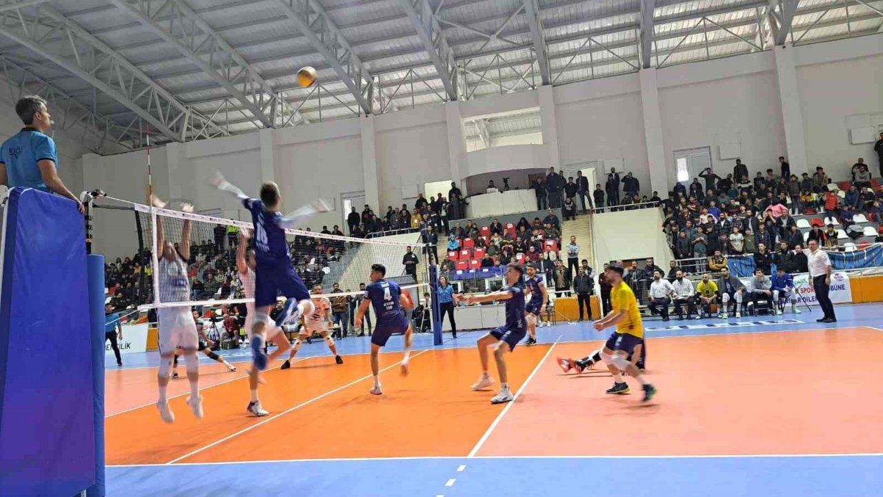 Efeler Ligi: Türşad: 3 - Altekma: 2