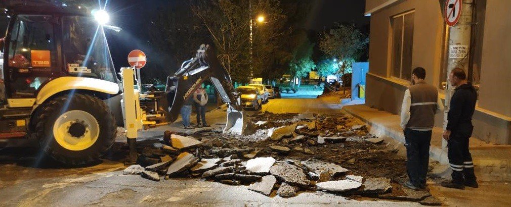 Bayraklı’ya bir ayda 500 ton asfalt