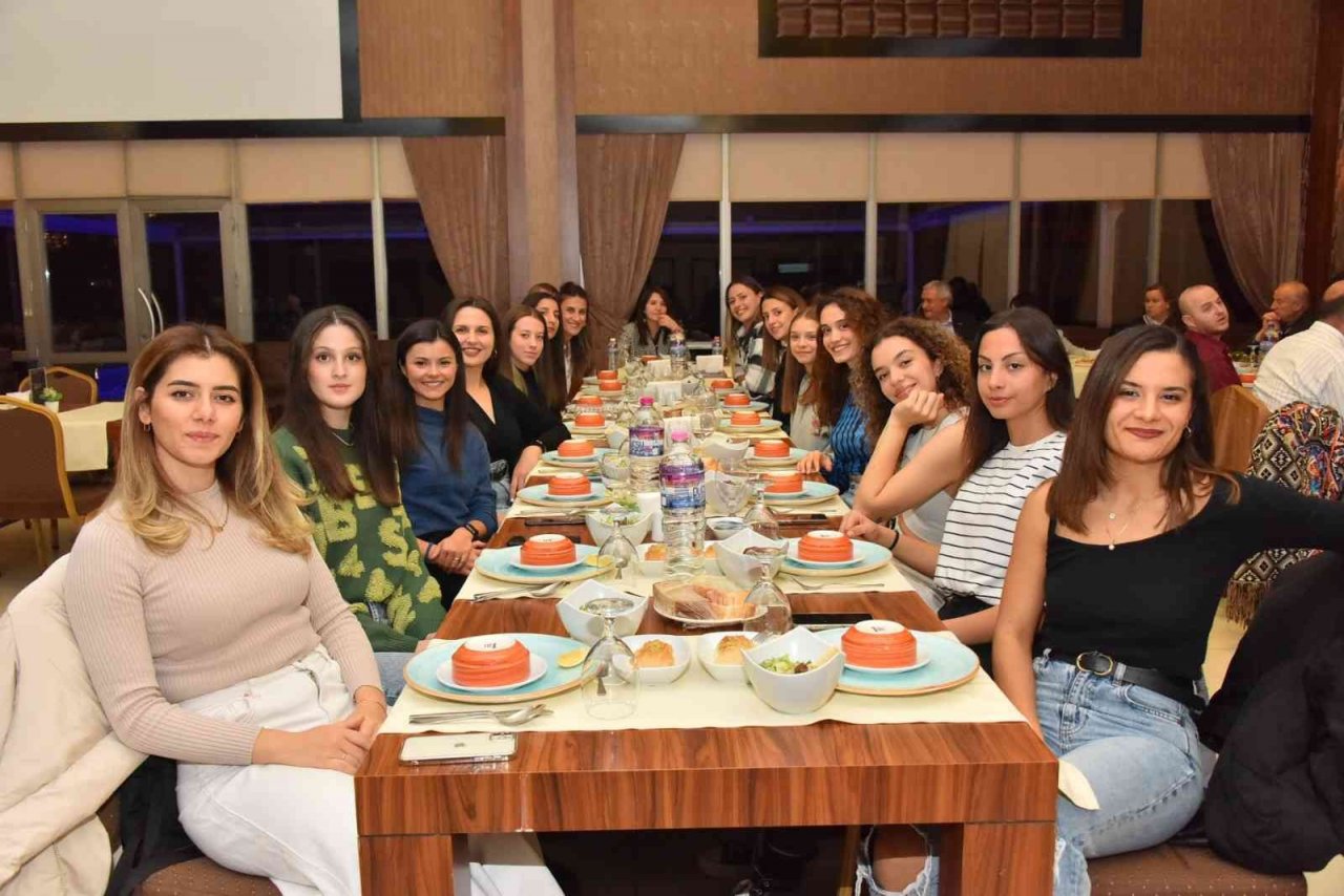 "Bizim Kızlar" Bilecik Belediye Spor maçı öncesinde moral depoladı