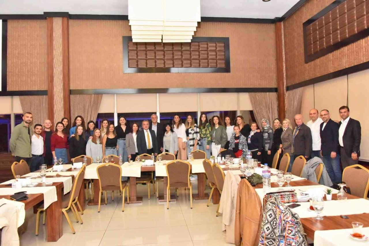 "Bizim Kızlar" Bilecik Belediye Spor maçı öncesinde moral depoladı