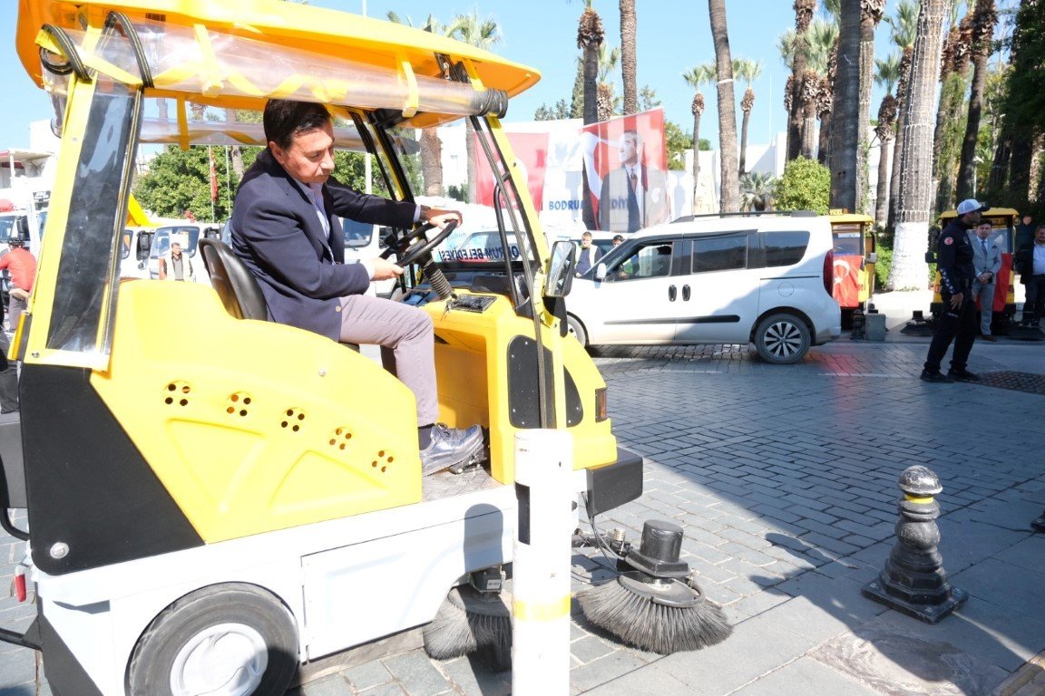 Bodrum Belediyesi, hizmet araç filosunu güçlendirdi