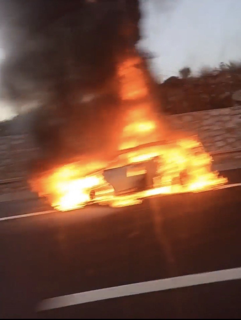 Bursa’da araç yangınları kameralarda