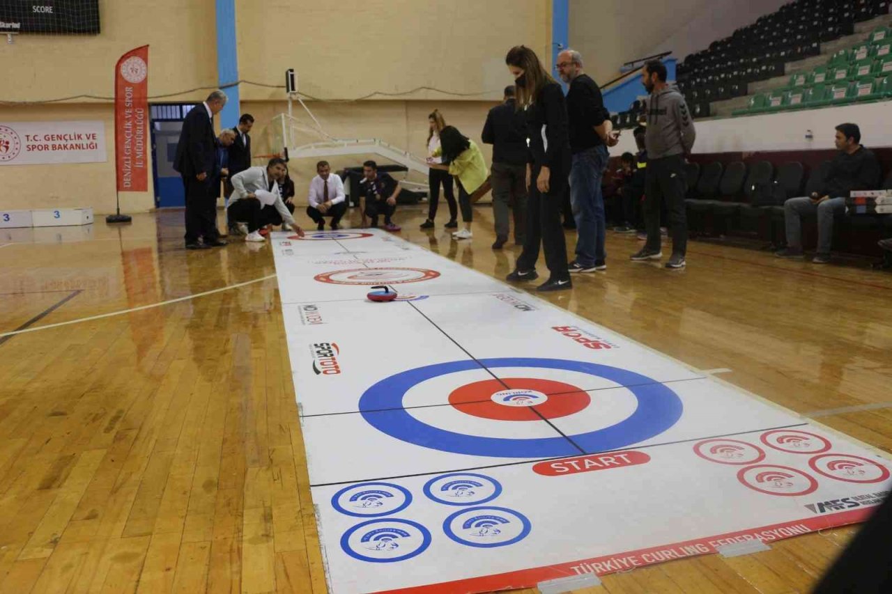 Bu defa öğretmenler şampiyonluk için ter döktü