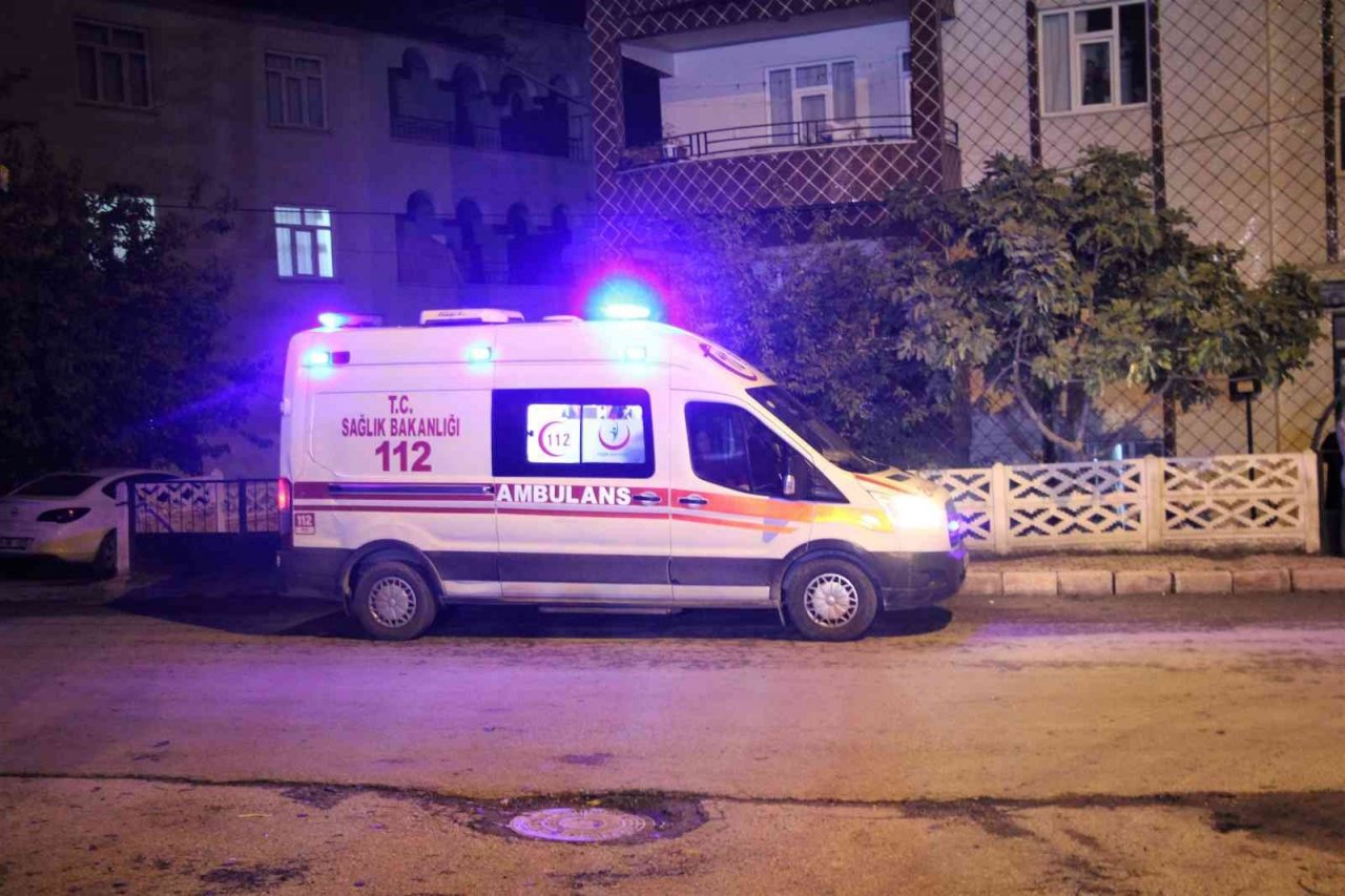 Gece yarısı facianın eşiğinden dönüldü: Yangına uykusunda yakalandı