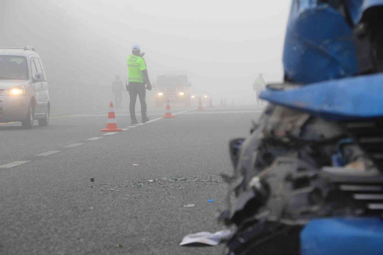 Elazığ’da yoğun sis kazayı beraberinde getirdi: 3 yaralı