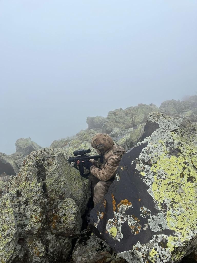 Ağrı ve Iğdır’da “Eren Abluka Sonbahar-Kış-12 Şehit Jandarma Uzman Çavuş Dursun Pampal Operasyonu” başlatıldı