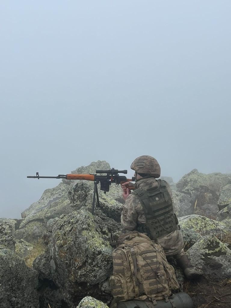 Ağrı ve Iğdır’da “Eren Abluka Sonbahar-Kış-12 Şehit Jandarma Uzman Çavuş Dursun Pampal Operasyonu” başlatıldı