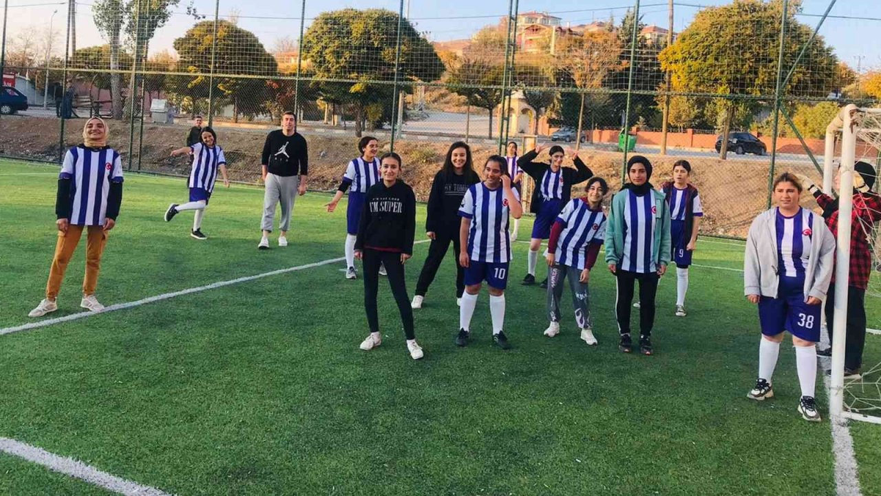 Kırıkkale’de kız futbol takımı kuruldu