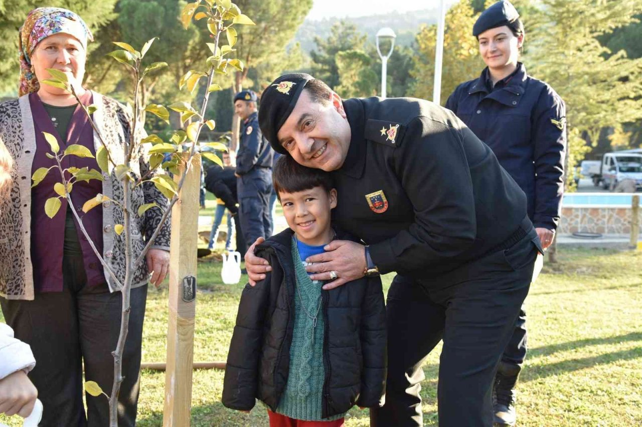 Fidanlara şehitlerin ismi verildi