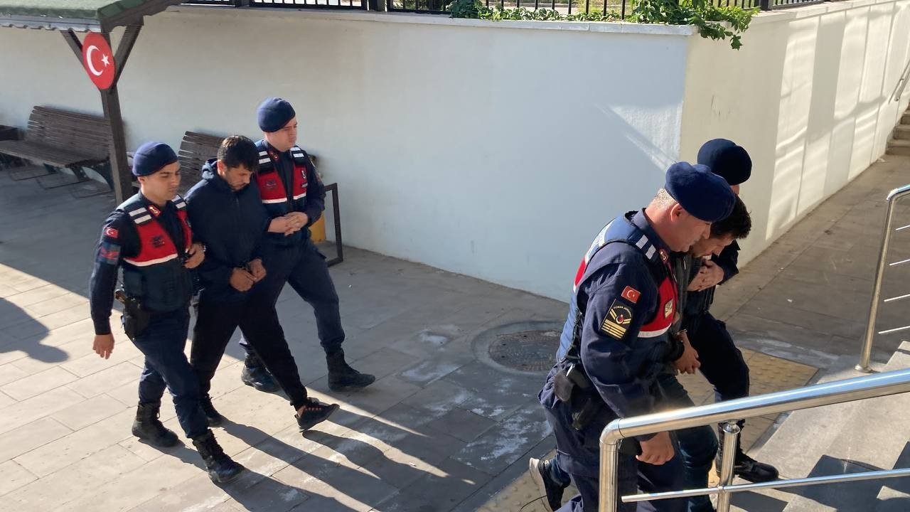 20 motosiklet ve 3 otomobil çalan 2 şüpheli yakalandı