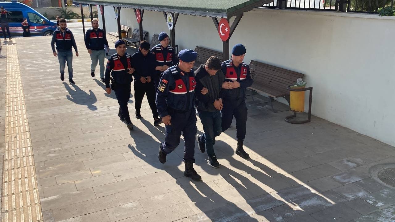 20 motosiklet ve 3 otomobil çalan 2 şüpheli yakalandı