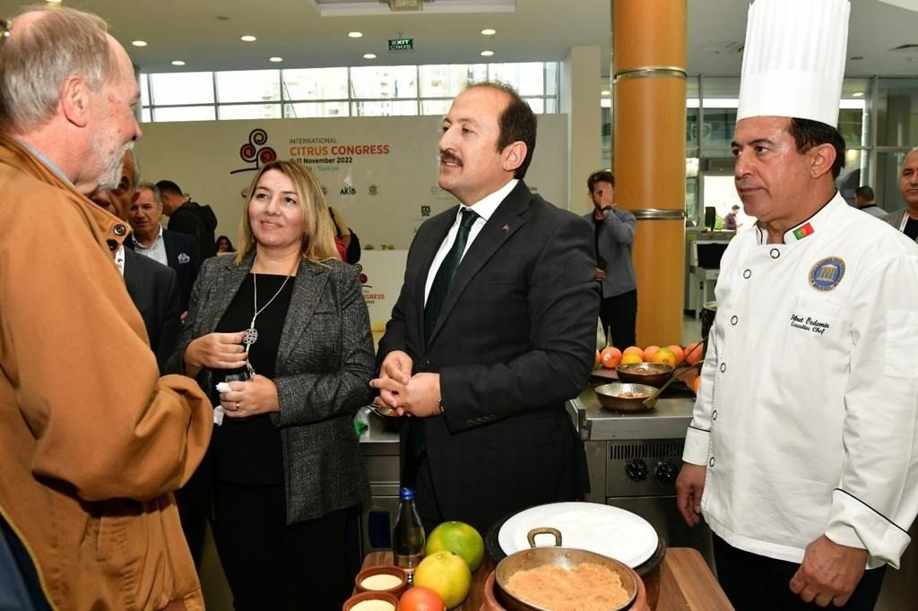 Vali Pehlivan, turunçgil ürünleriyle yapılan ’Gastro Şov’ etkinliğine katıldı