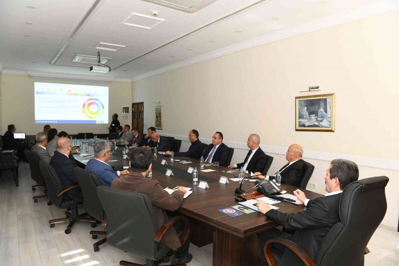 Muğla Valisi Tavlı, tatbikat öncesi seminer düzenledi