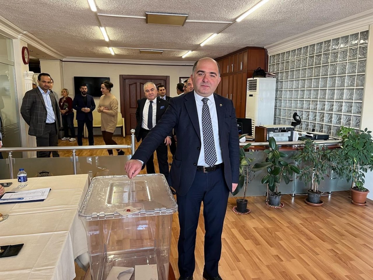 Başkan Acar güven tazeledi