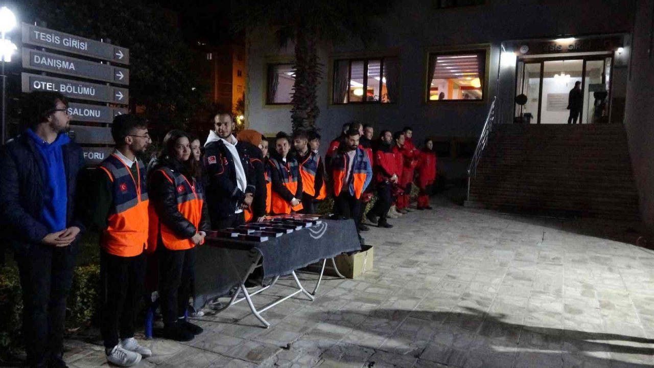 Çanakkale’de "çök, kapan, tutun" tatbikatı yapıldı