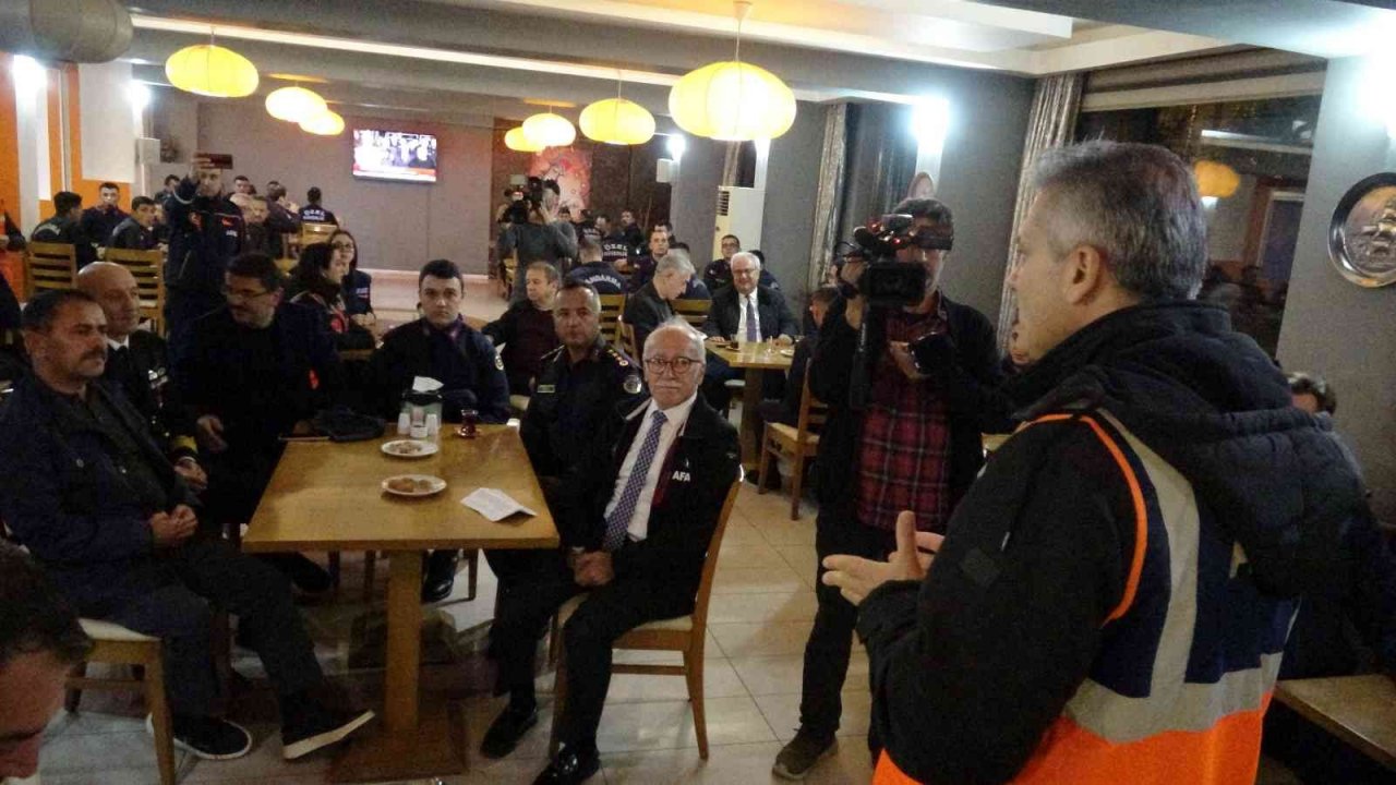 Çanakkale’de "çök, kapan, tutun" tatbikatı yapıldı