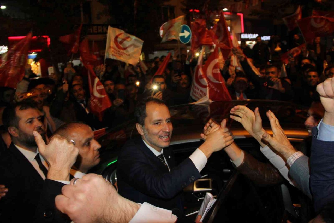 Yeniden Refah Partisi Genel Başkanı Erbakan: “(6’lı masa) Bu ülkeye bunlardan hayır gelmeyeceğini açıkça ortaya koyuyor”