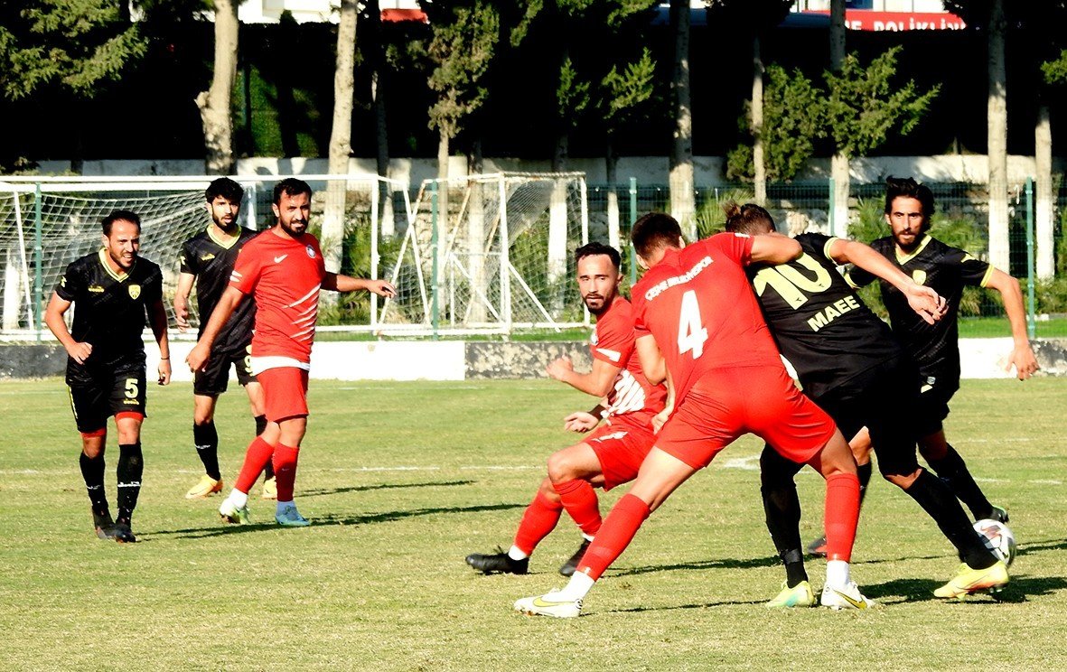Zorlu maçın galibi Çeşme Belediyespor