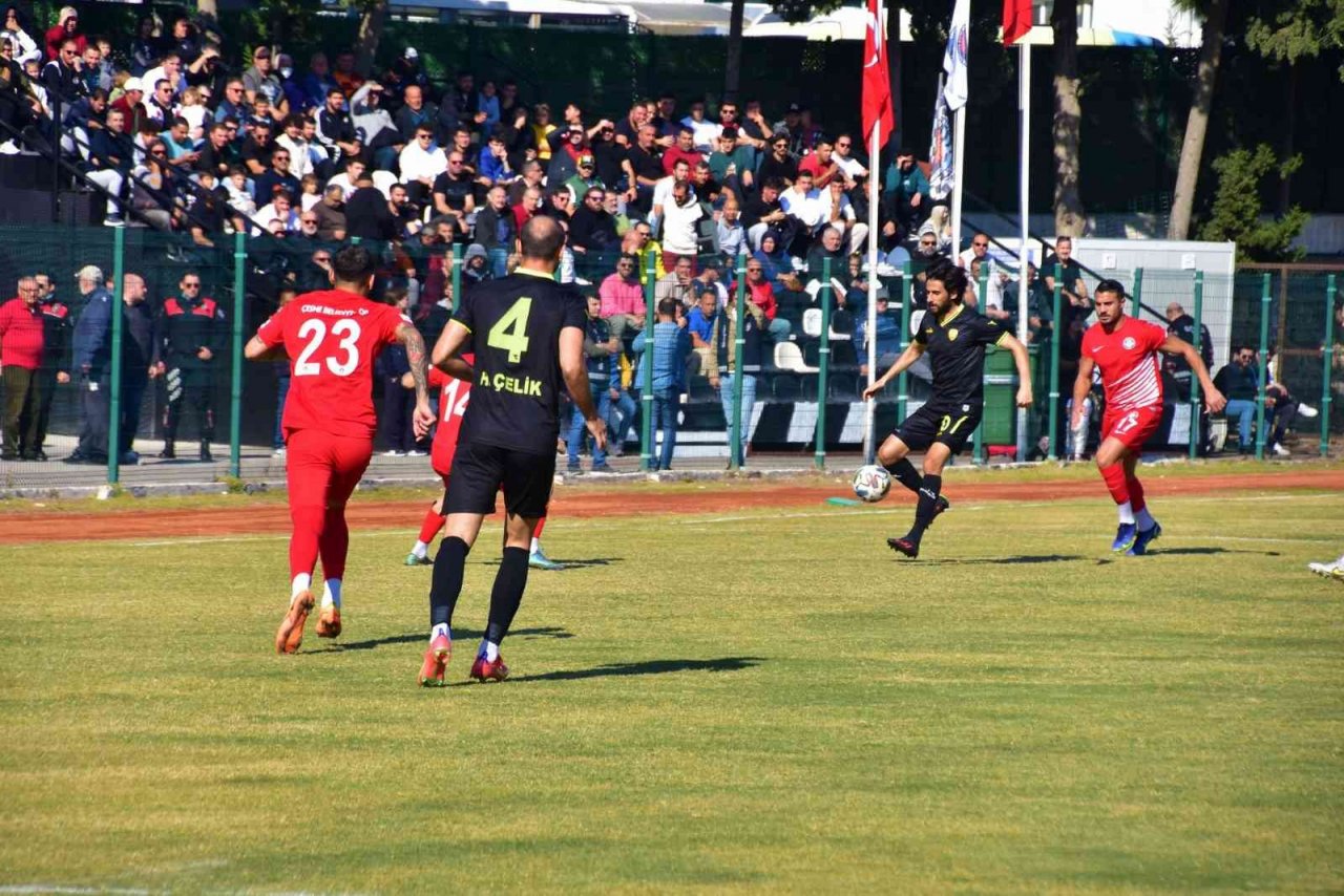 Çeşme Belediyespor: 2 - Aliağaspor FK: 1