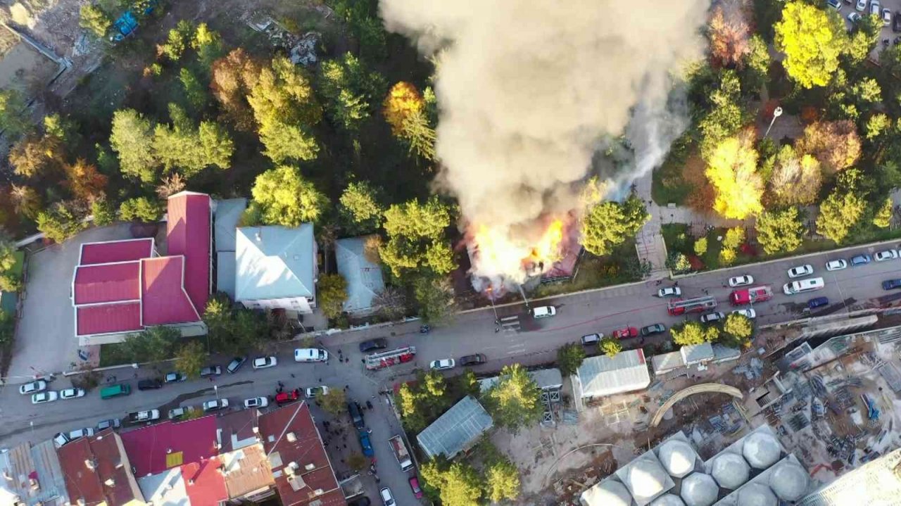 Sivas’ta korkutan yangında kundaklama şüphesi