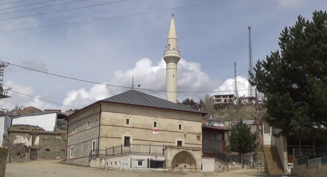 İki asırlık ’çivisiz cami’ zamana meydan okuyor