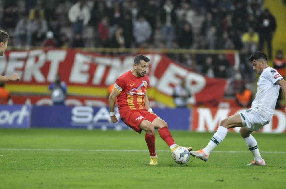 Konyaspor Dünya Kupası arasına moralli girdi! Kayseri deplasmanından 3 puanla dönüyor