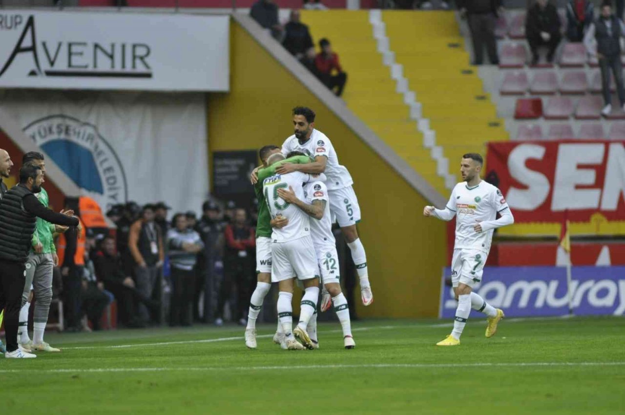 Spor Toto Süper Lig: Kayserispor: 1 - Konyaspor: 2 (Maç devam ediyor)