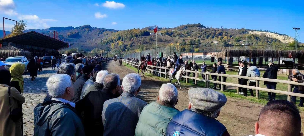 Ordu’da atlar, Ata için koştu