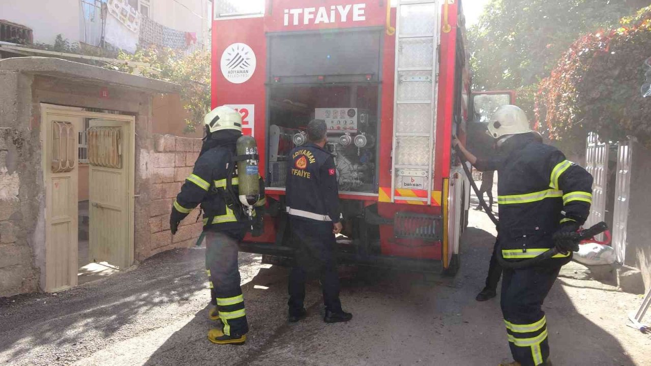 İkamet çatısında çıkan yangın korkuttu