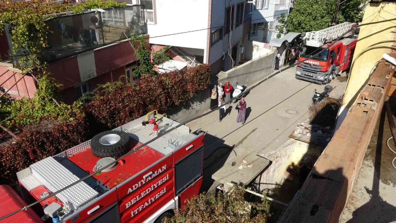 İkamet çatısında çıkan yangın korkuttu