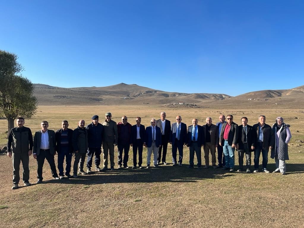 Yayla sakinlerini sevindiren yol haberi