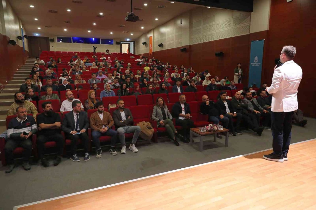 Başakşehir Yeni Medya Akademi’de mezuniyet heyecanı