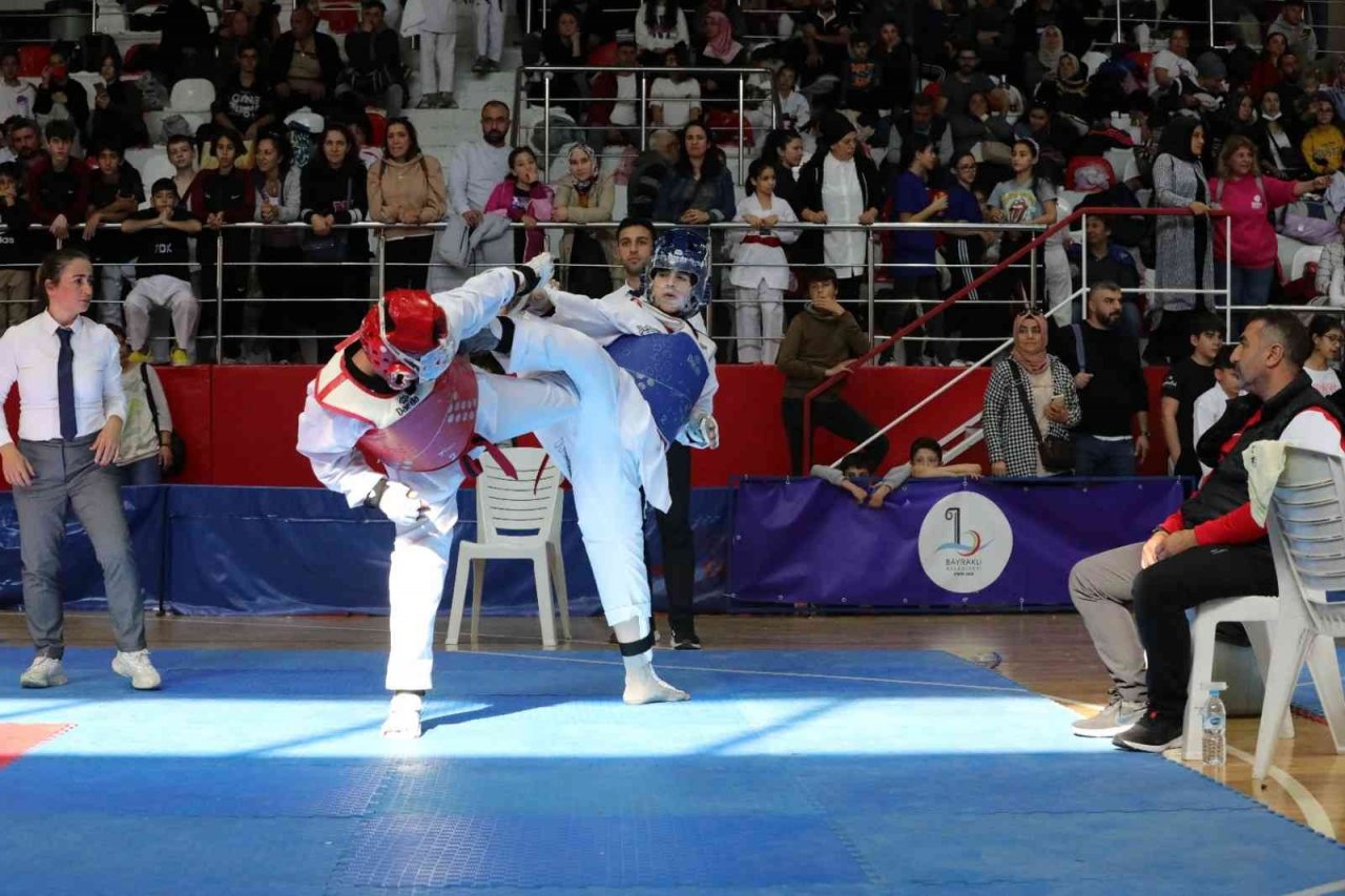 Bayraklılı sporculardan 3 madalya daha