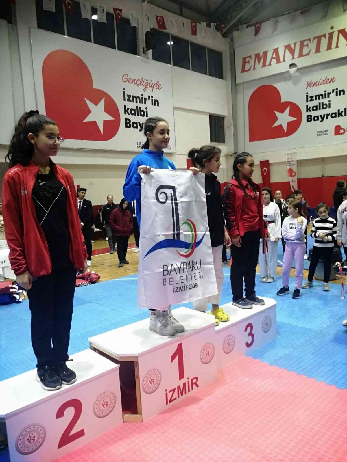 Bayraklılı sporculardan 3 madalya daha