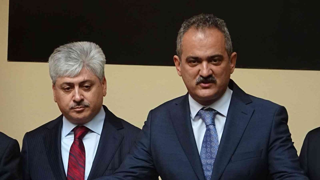 Bakan Özer: "Türkiye, bu coğrafyada yaşamanın bedelini geçmişte ödemiştir, bugün de ödemektedir, yarın da ödeyecektir"