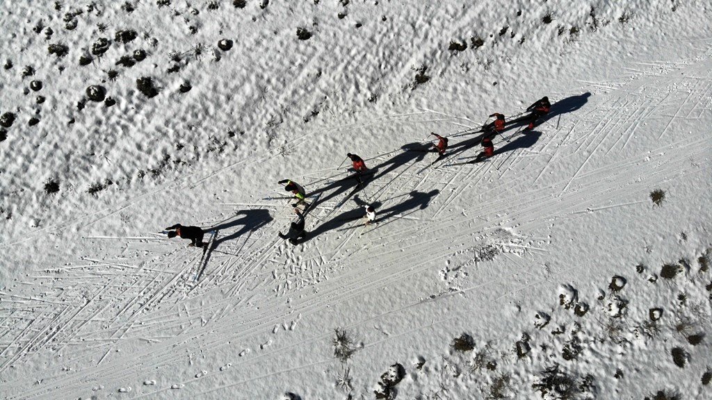 Bitlisli kayakçılar mevsimin ilk karında antrenman yaptı