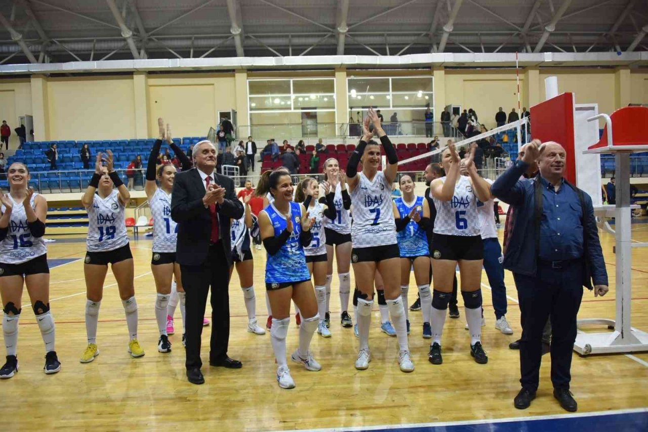 “Bizim Kızlar” galibiyet serisini bozmadı