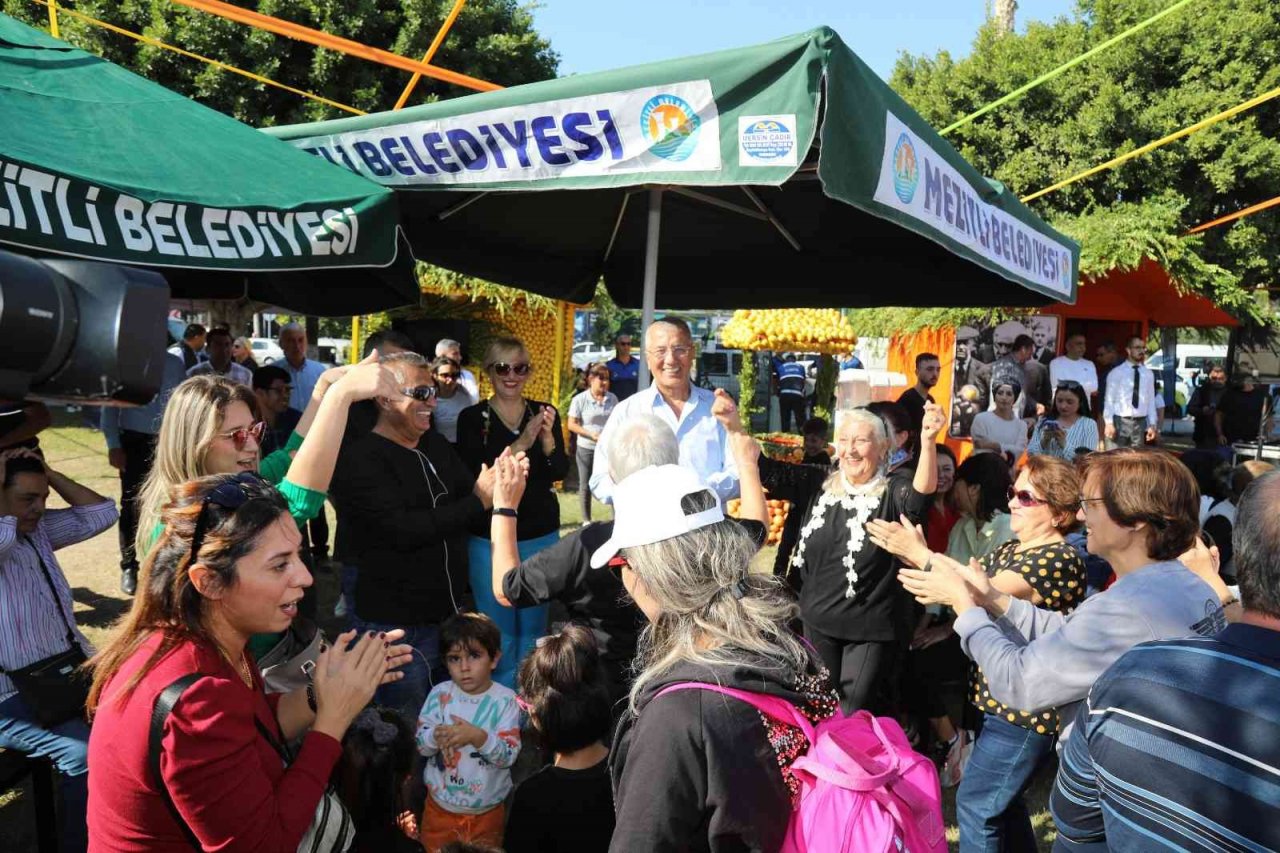 Narenciye Festivalinde Mezitli standına yoğun ilgi