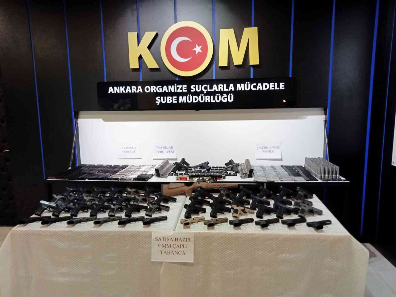 Aralarında eski yüzbaşının bulunduğu kaçak silah çetesine operasyon: 14 gözaltı