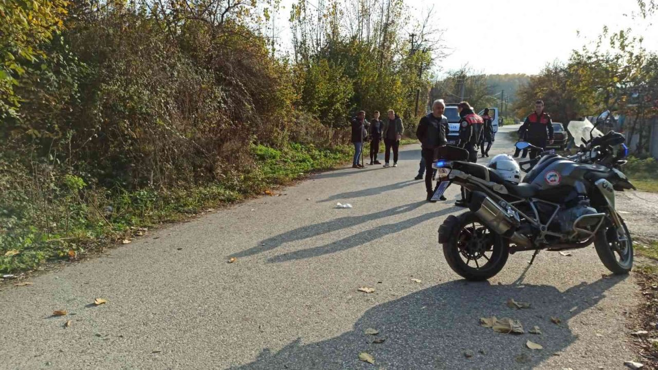 Yolda yürürken ayağından vuruldu