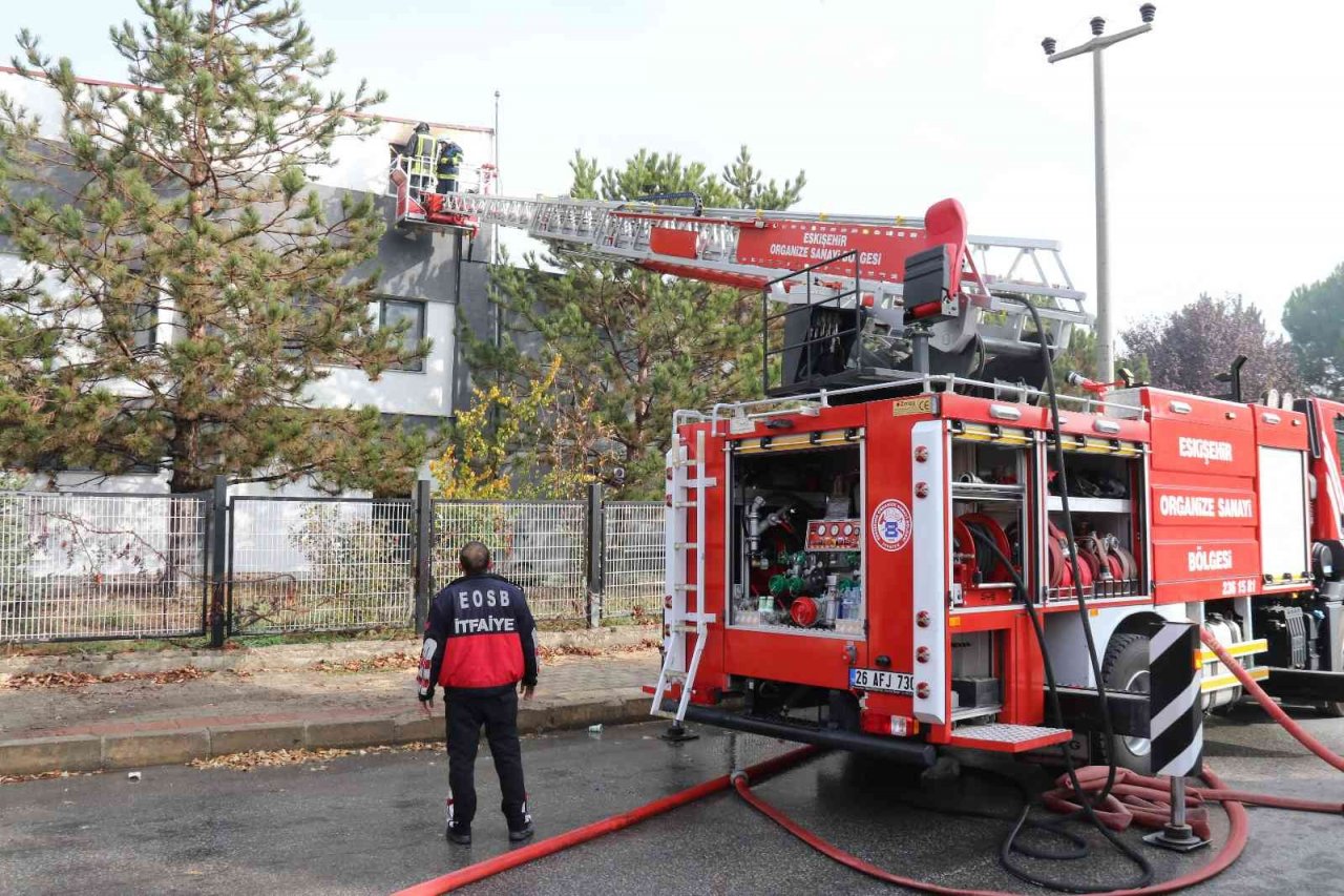 Tıbbi malzeme fabrikasında yangın