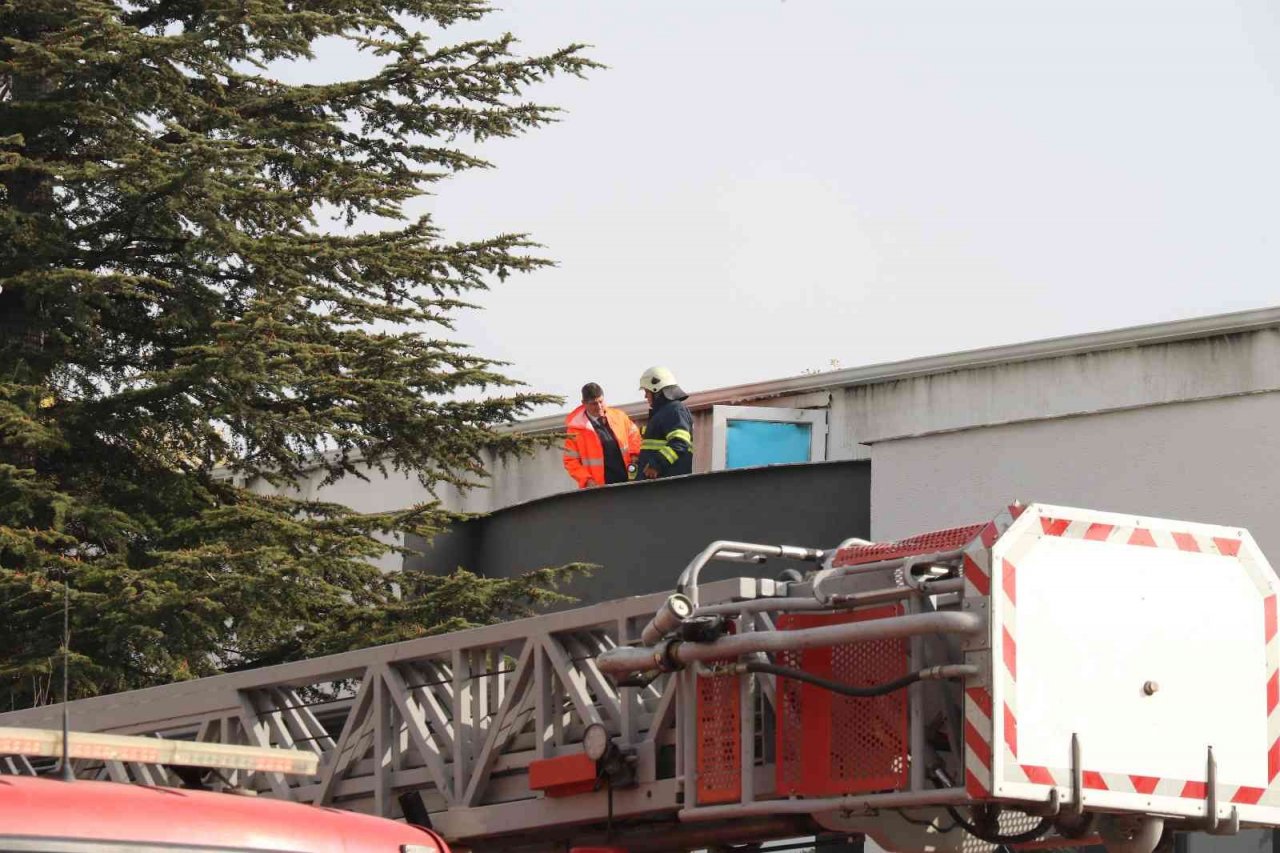 Tıbbi malzeme fabrikasında yangın