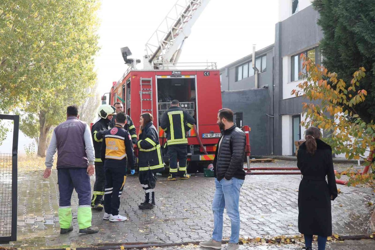 Tıbbi malzeme fabrikasında yangın