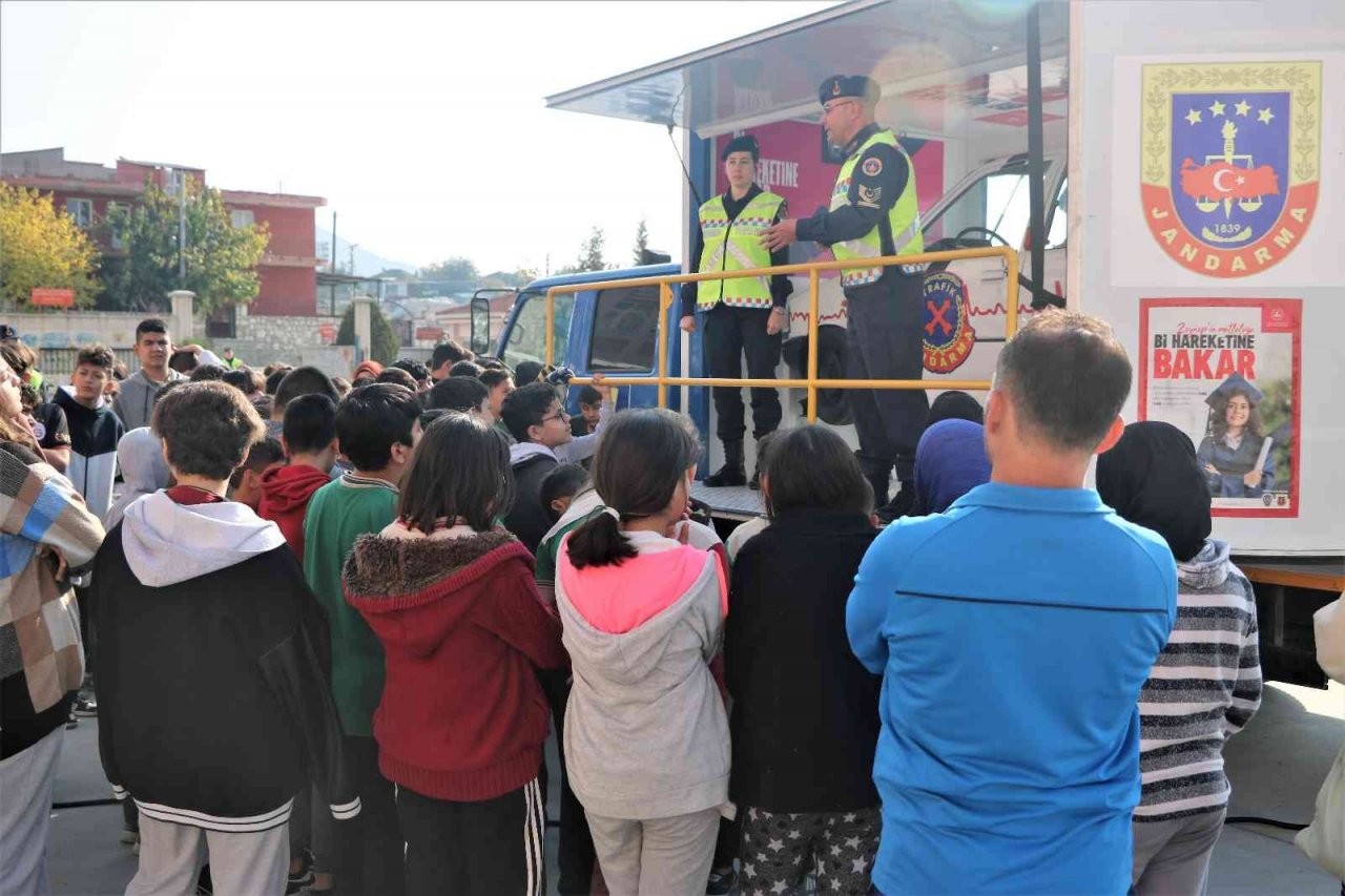 Jandarmadan ateş böcekleri için hayati proje