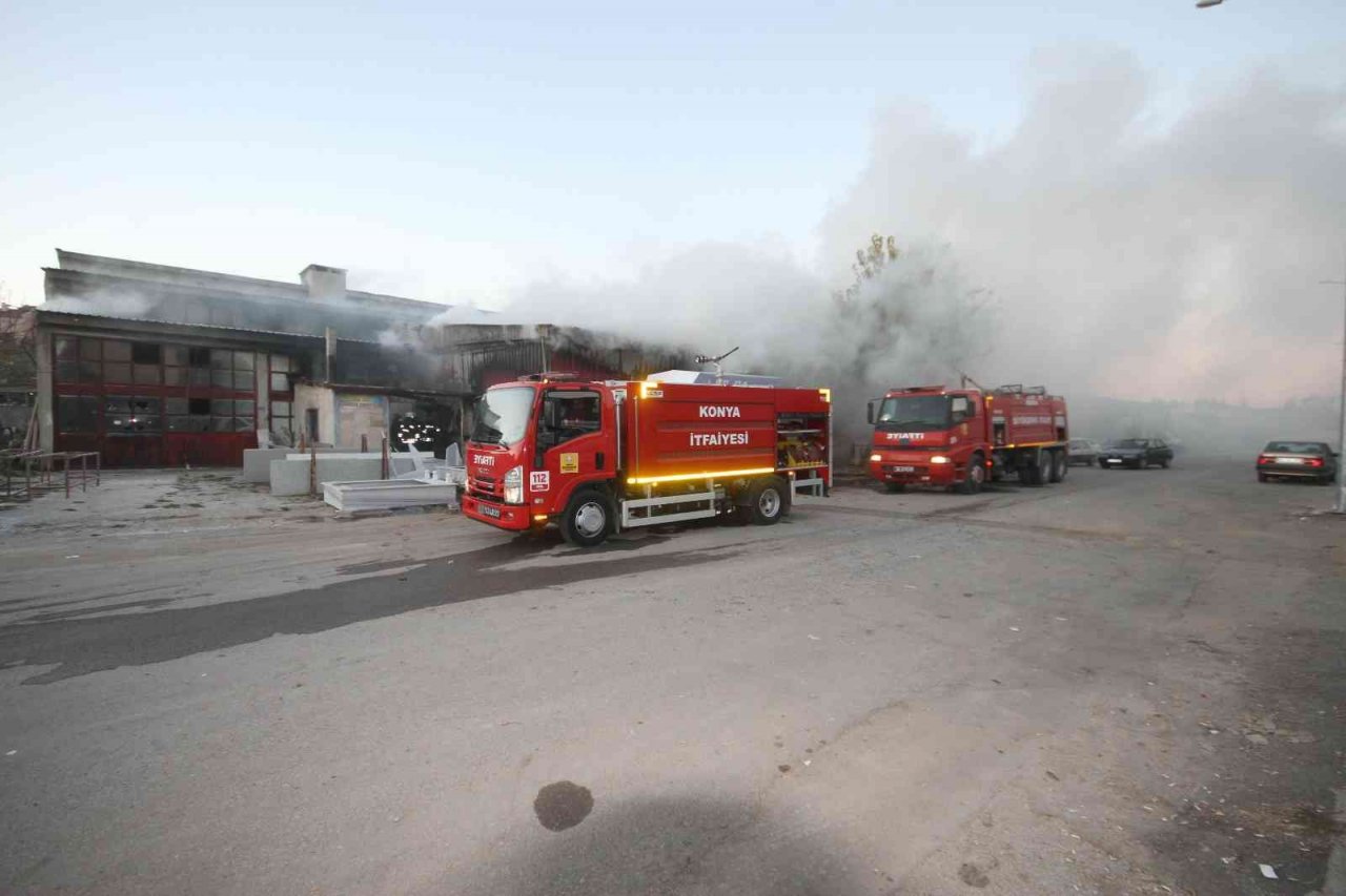 Konya’da sanayi sitesinde korkutan yangın
