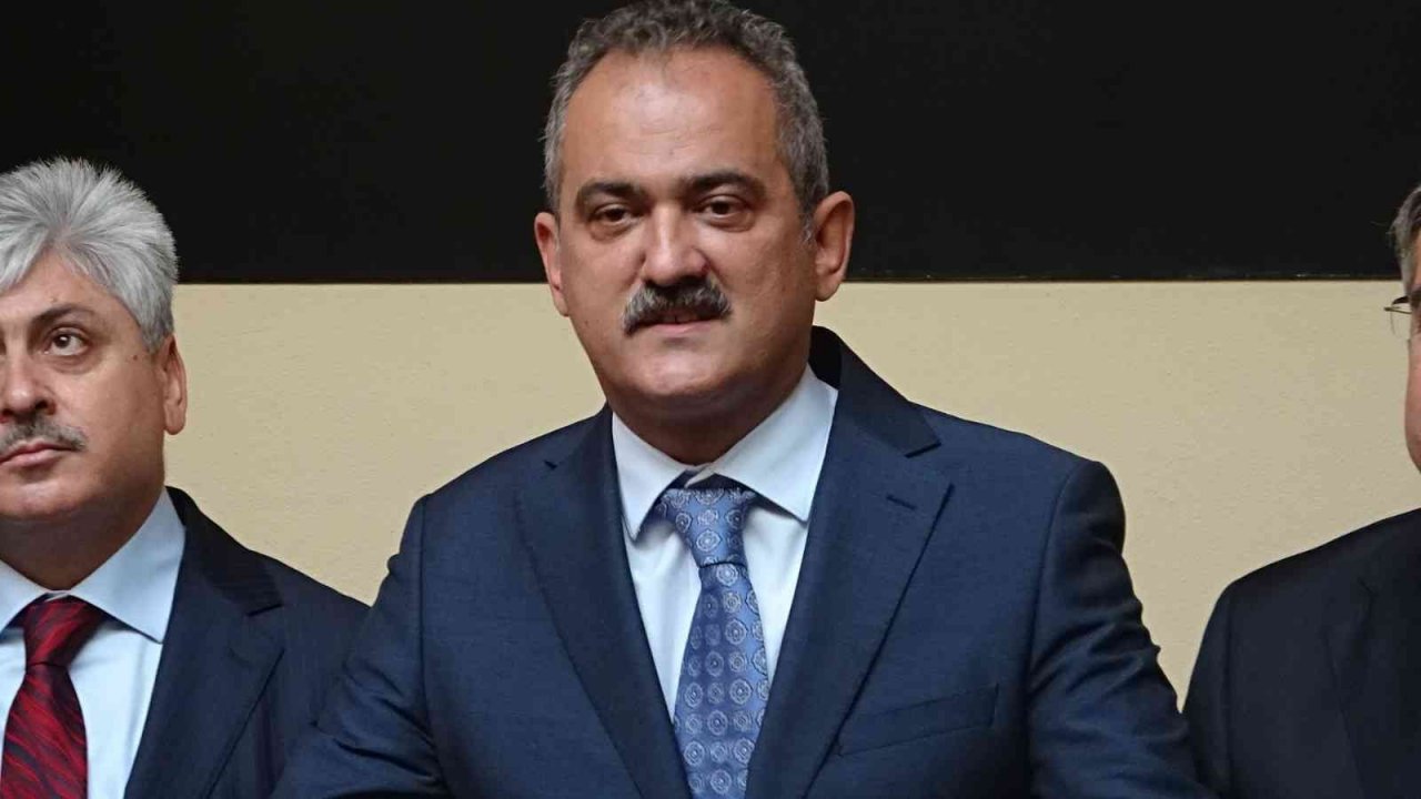 Bakan Özer: "Türkiye, bu coğrafyada yaşamanın bedelini geçmişte ödemiştir, bugün de ödemektedir, yarın da ödeyecektir"