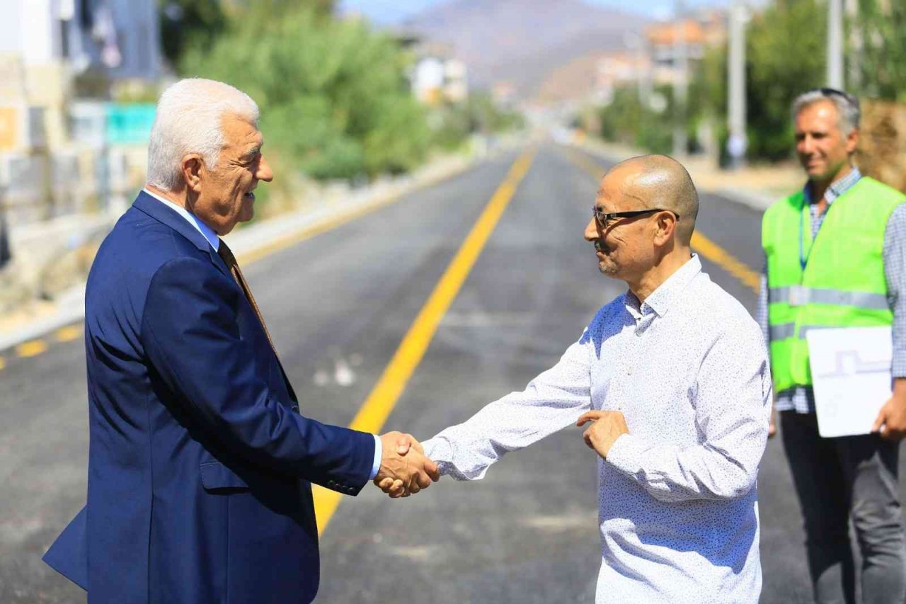 Muğla Büyükşehir Belediyesi 2022 yılında 135 km, bugüne kadar 3 bin km yol çalışması gerçekleştirildi