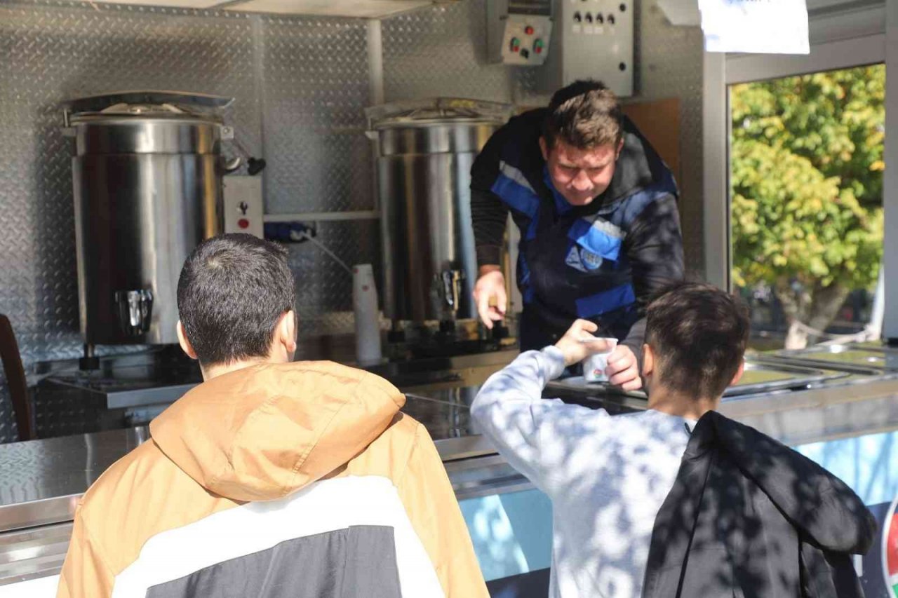 Muğla Büyükşehir’in çorba ikramı devam ediyor