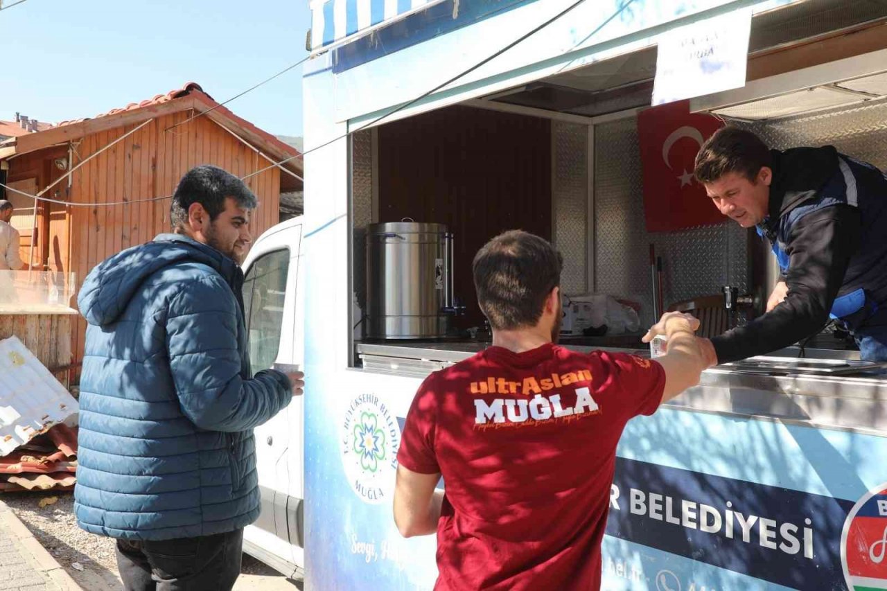 Muğla Büyükşehir’in çorba ikramı devam ediyor
